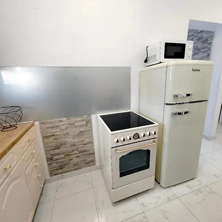 Apartament With A Parking Space Rab - 23298 Rab Town