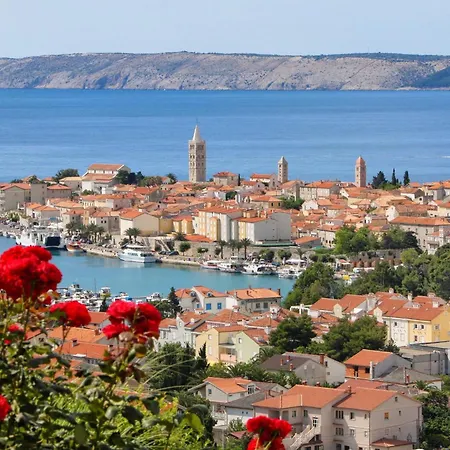 아파트 With Parking Space Rab - 23298 *