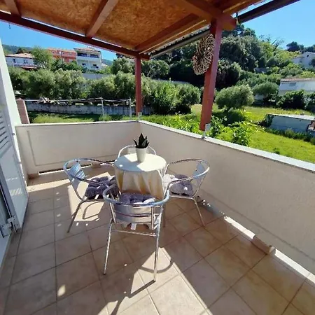 With Parking Space Rab - 23298 아파트